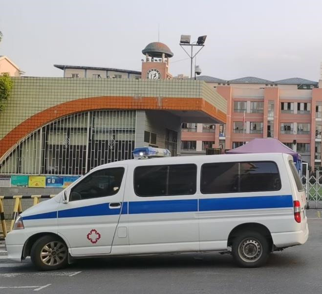 浦城救护车出租护送骨折病人一公里多少钱